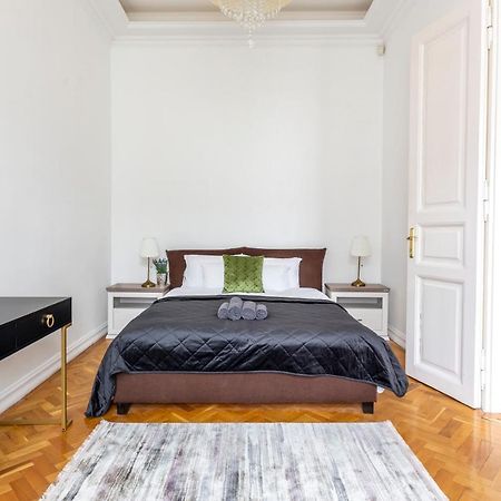 Luxury Central Home Next To The New York Cafe Budapesta Exterior foto